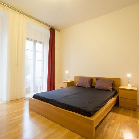 Elegant Apartment With Free Garage In The Center Of Prag Exterior foto