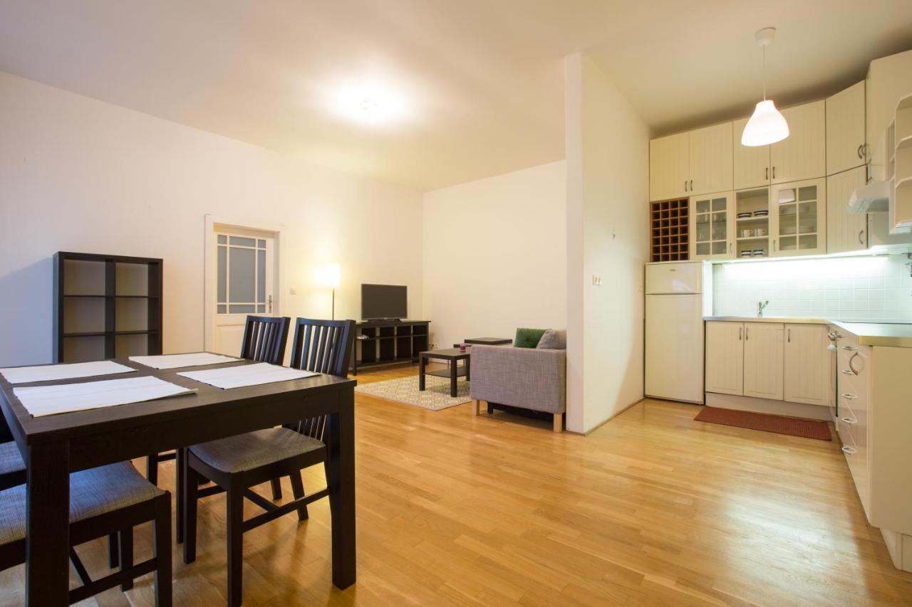 Elegant Apartment With Free Garage In The Center Of Prag Exterior foto